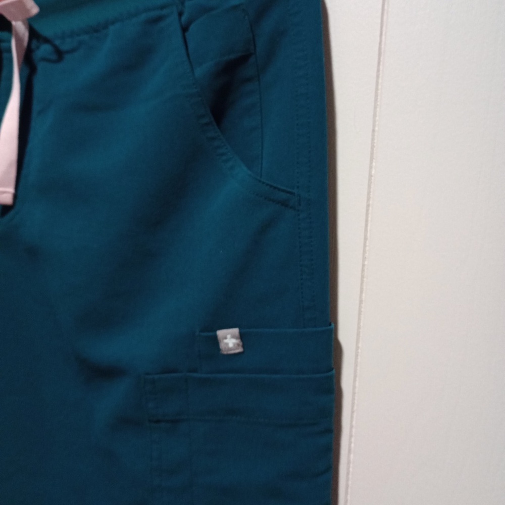 EUC! Figs Technical Collection - Teal (XS) - Picture 4 of 10